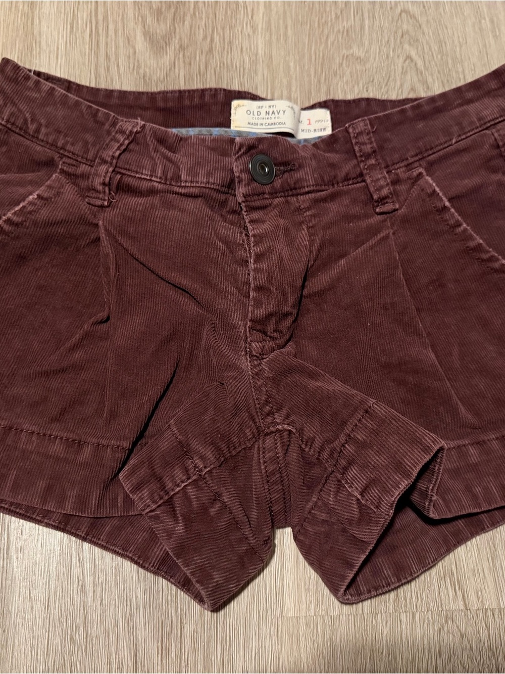 Old Navy Women's Corduroy High-Waist Shorts in Burgundy